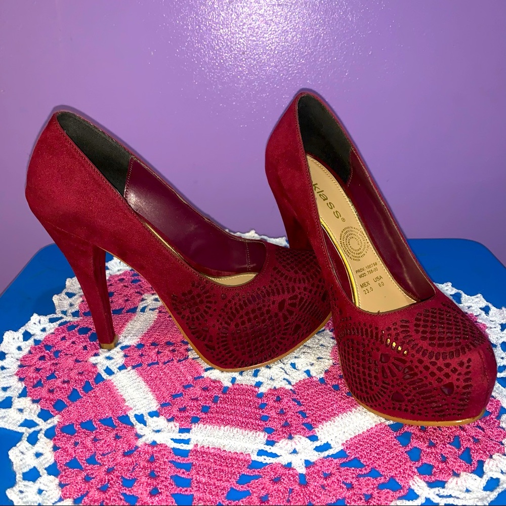 BRAND NEW, CKLASS HEELS!